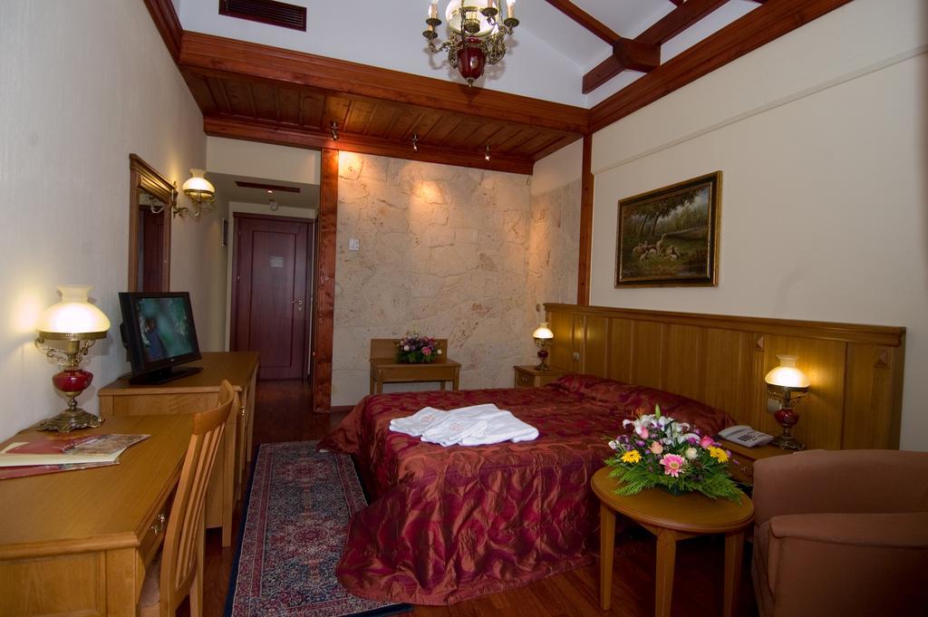 Hotel Aiges Melathron Бер Екстериор снимка
